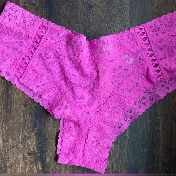 COPY - Victoria’s Secret Fashion Show Thong Panty Lace Cheeky - Picture 7 of 15